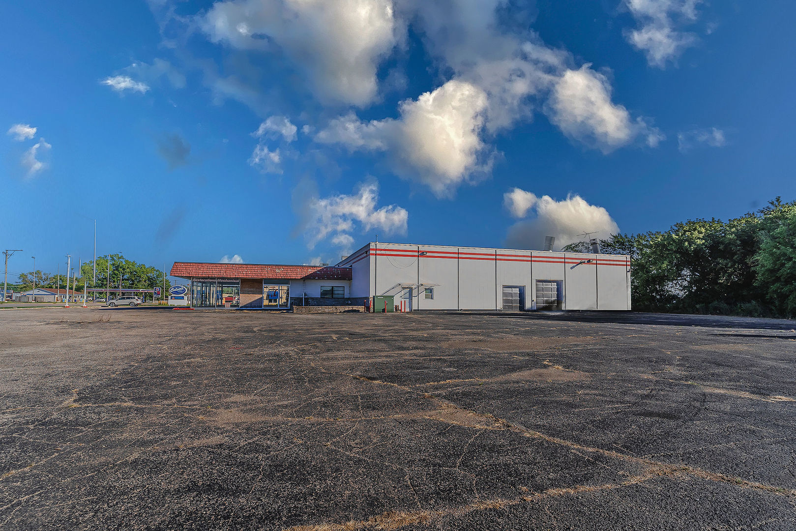 90 S Us Highway 12, Fox Lake, IL 60020