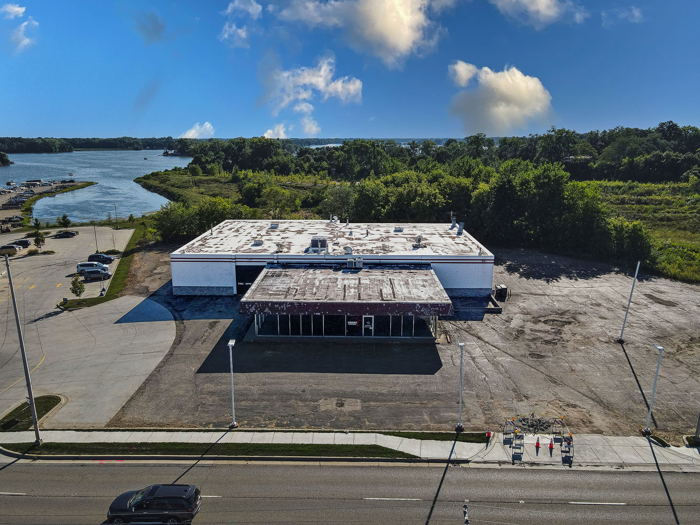 90 S Us Highway 12, Fox Lake, IL 60020