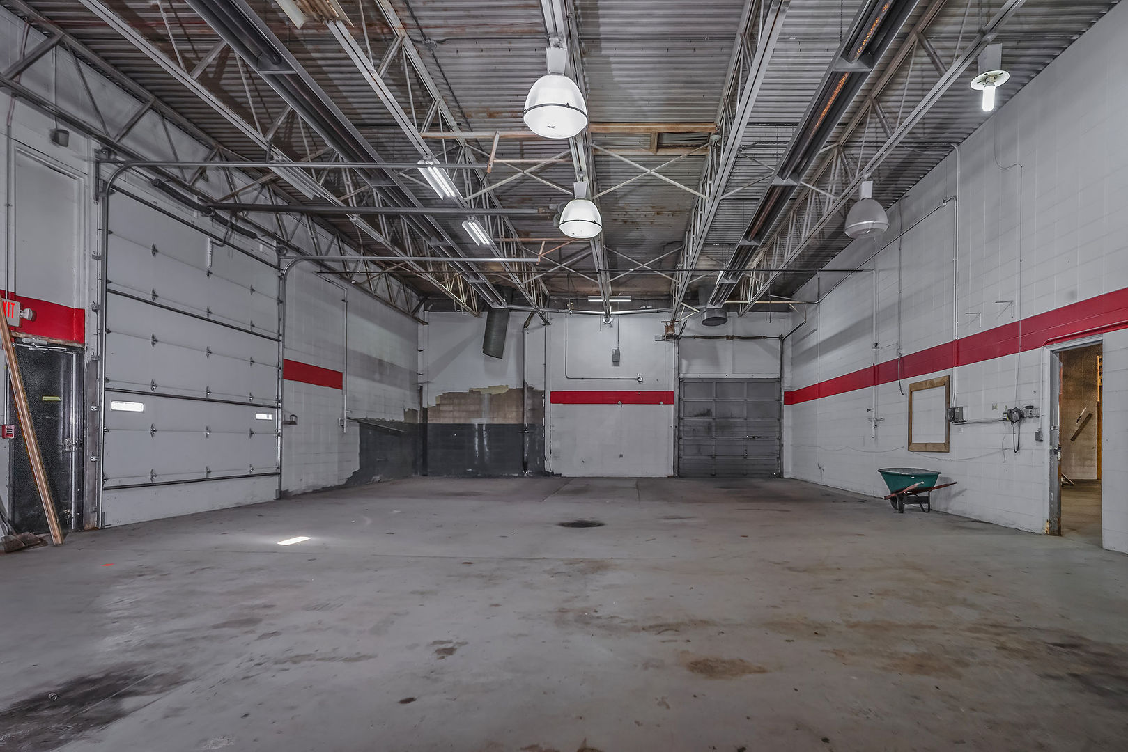 90 S Us Highway 12, Fox Lake, IL 60020