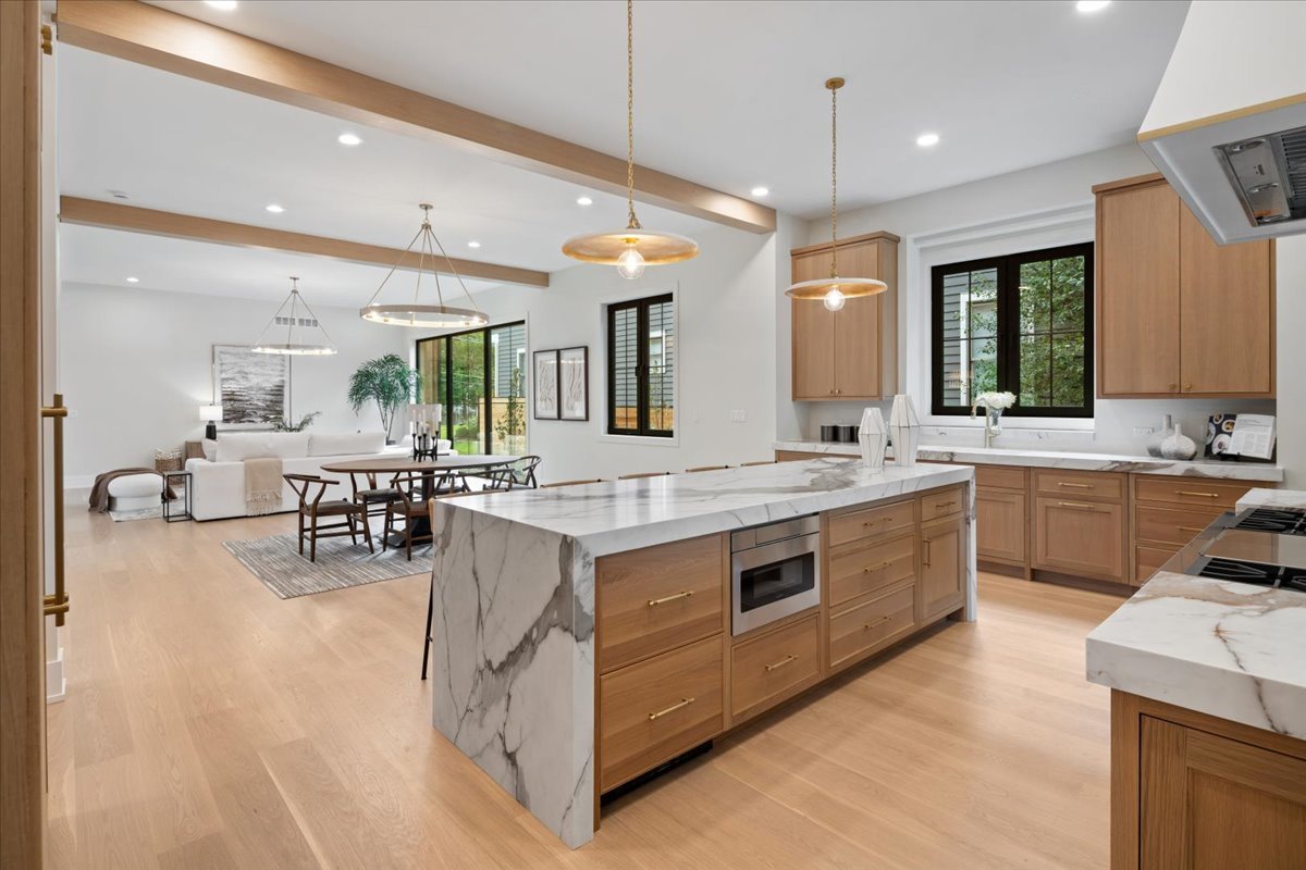 104 S Monroe Street, Hinsdale, IL 60521