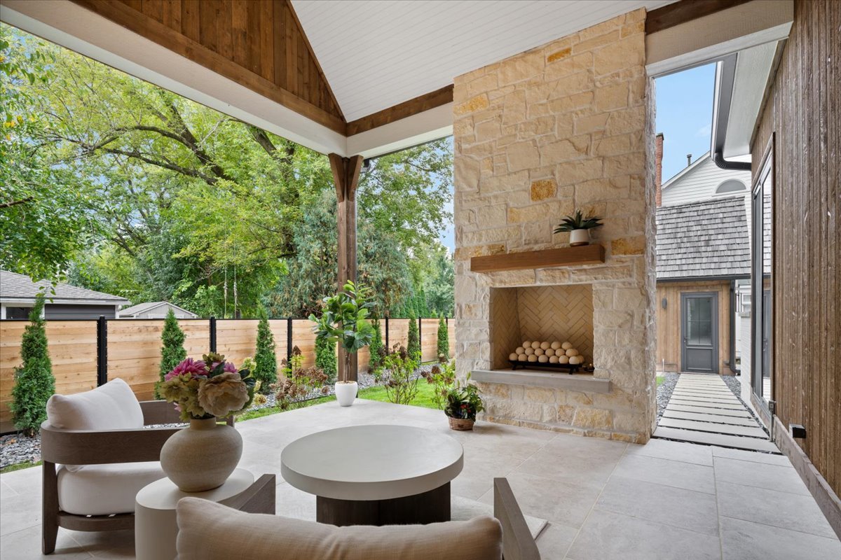 104 S Monroe Street, Hinsdale, IL 60521