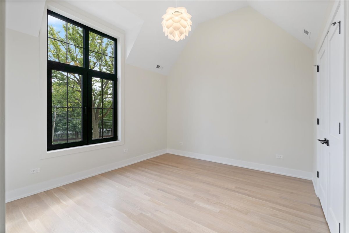 104 S Monroe Street, Hinsdale, IL 60521