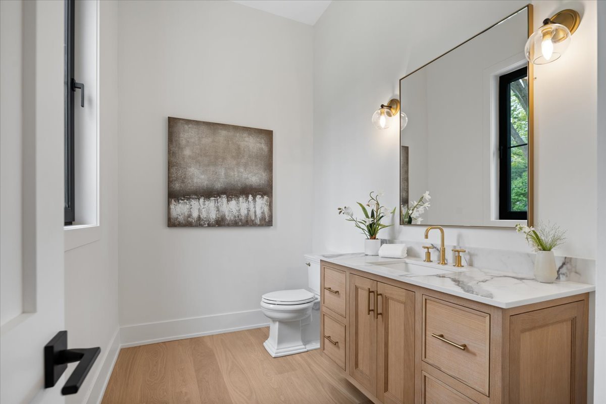 104 S Monroe Street, Hinsdale, IL 60521