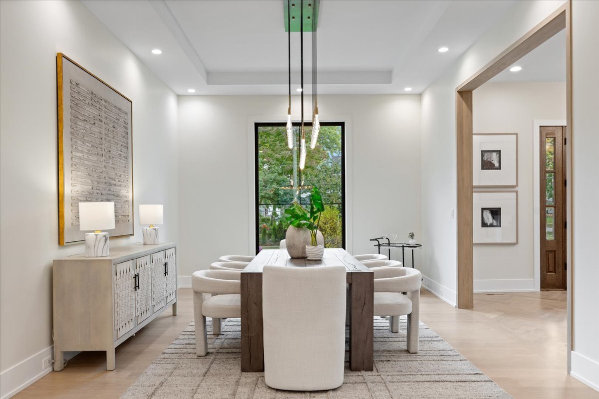 104 S Monroe Street, Hinsdale, IL 60521