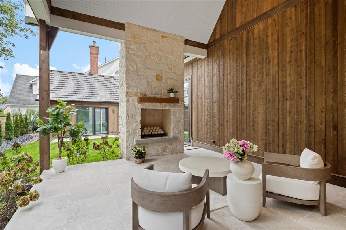 104 S Monroe Street, Hinsdale, IL 60521