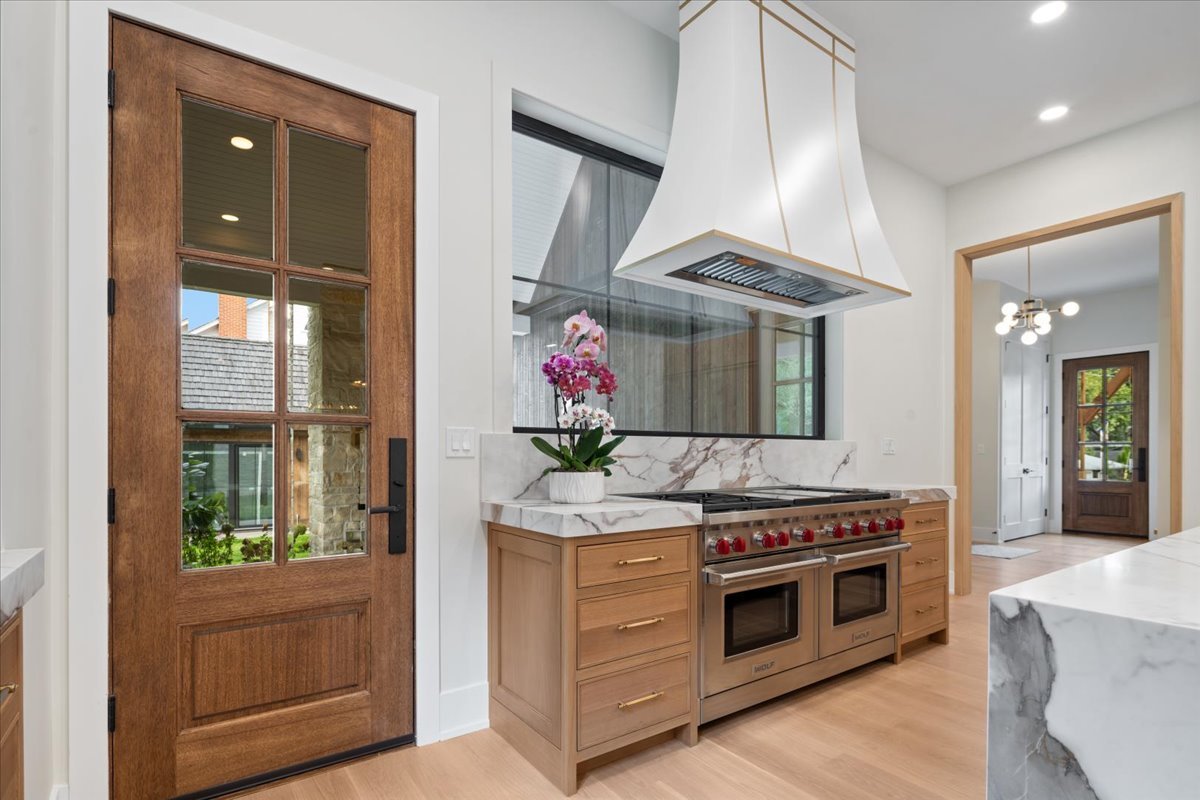 104 S Monroe Street, Hinsdale, IL 60521