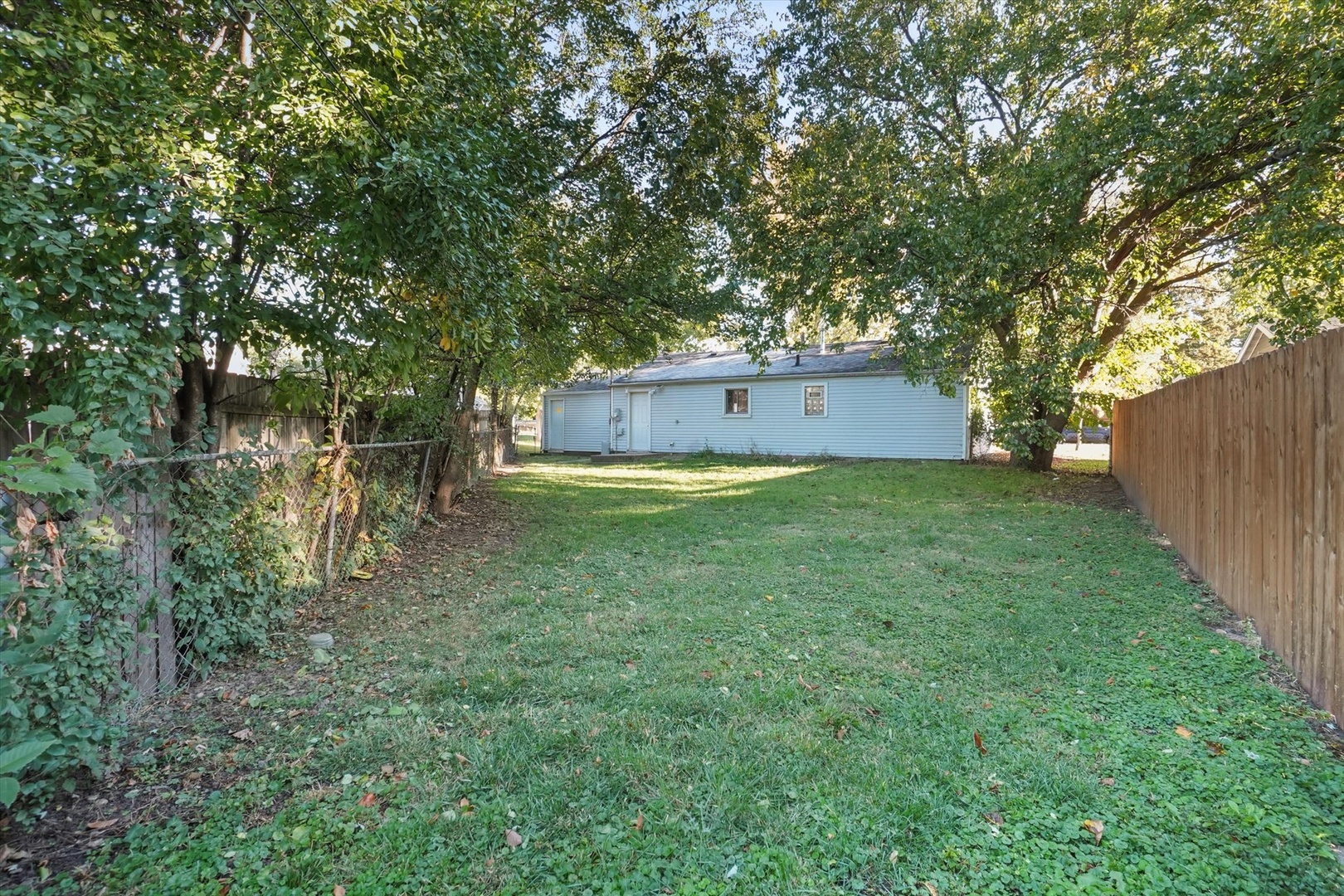 2325 University Avenue, Crest Hill, IL 60403