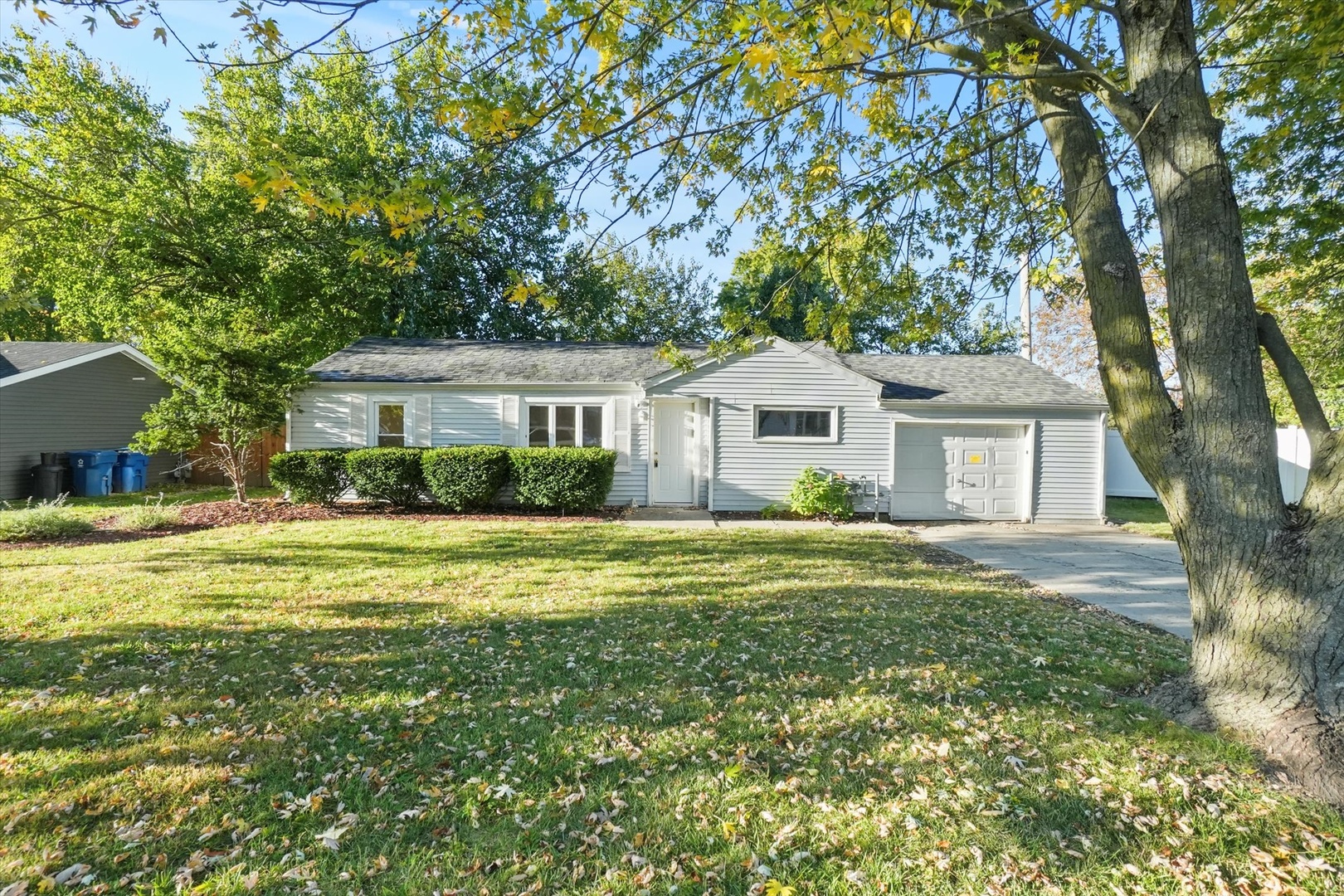 2325 University Avenue, Crest Hill, IL 60403