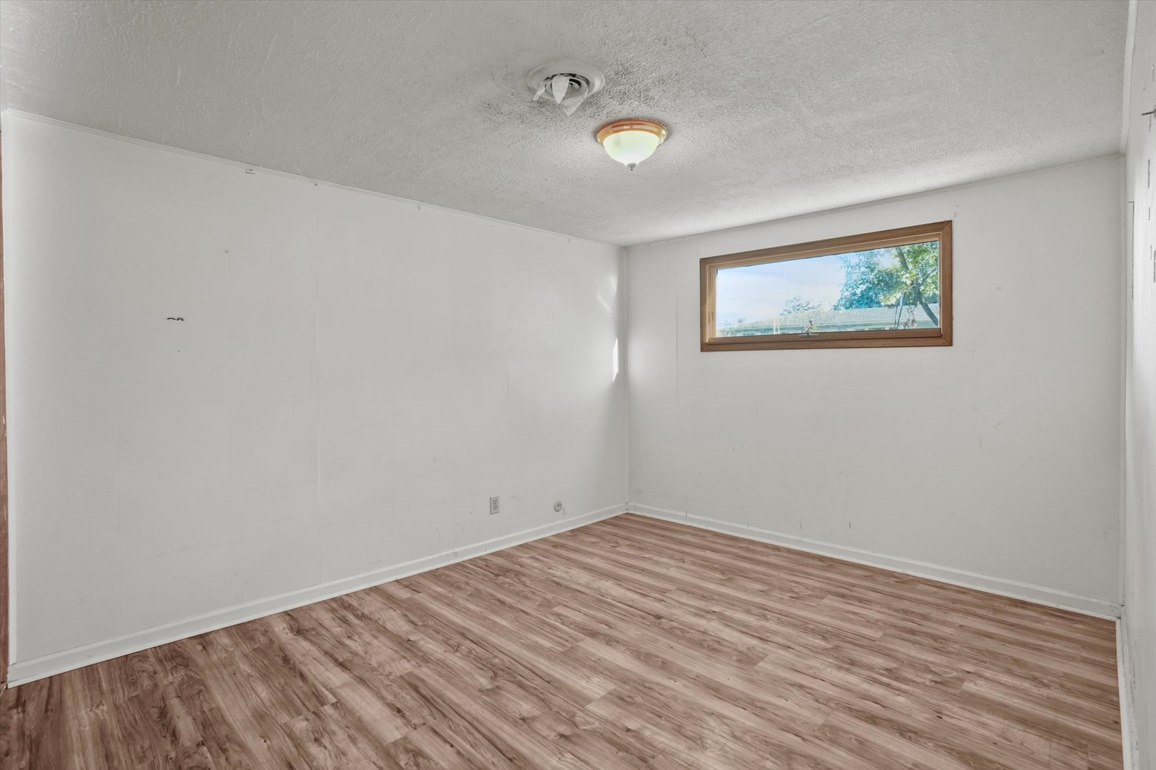 2325 University Avenue, Crest Hill, IL 60403