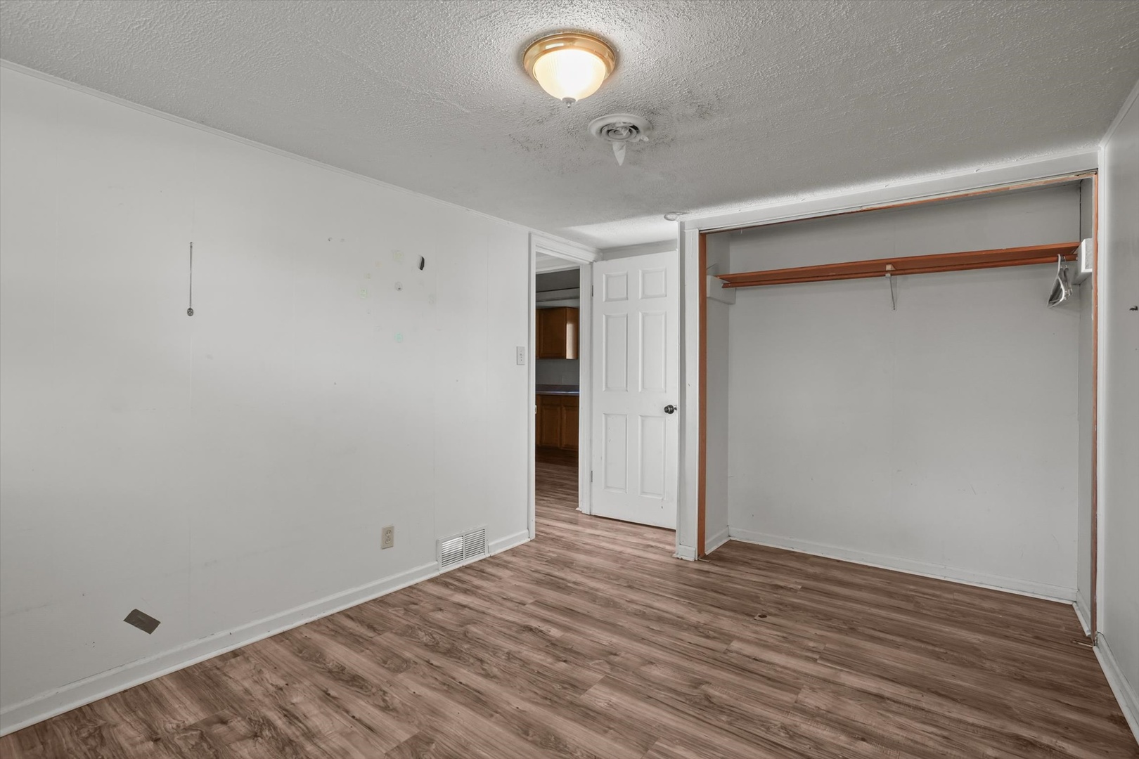 2325 University Avenue, Crest Hill, IL 60403
