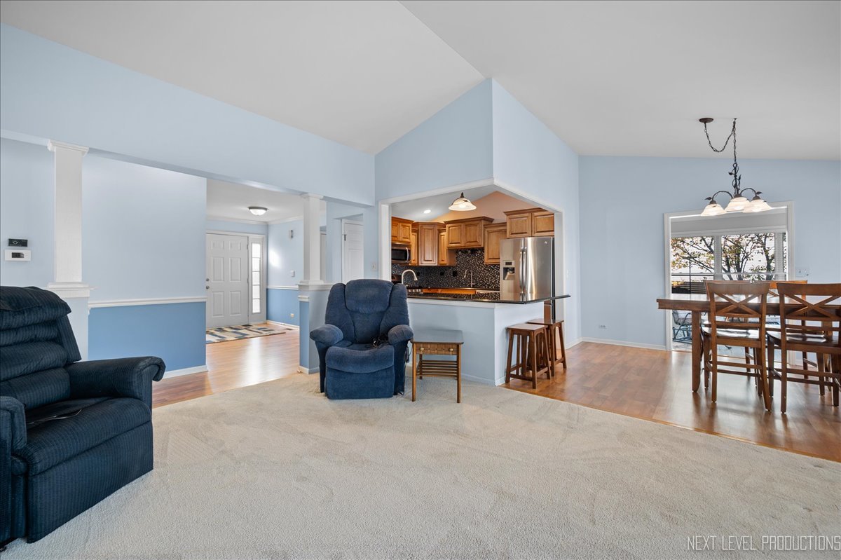 616 Briarwood Lane, Oswego, IL 60543