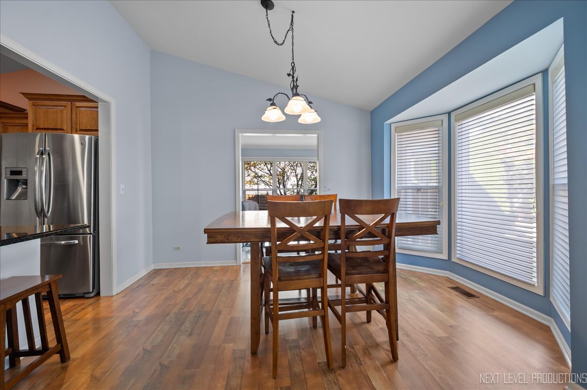 616 Briarwood Lane, Oswego, IL 60543