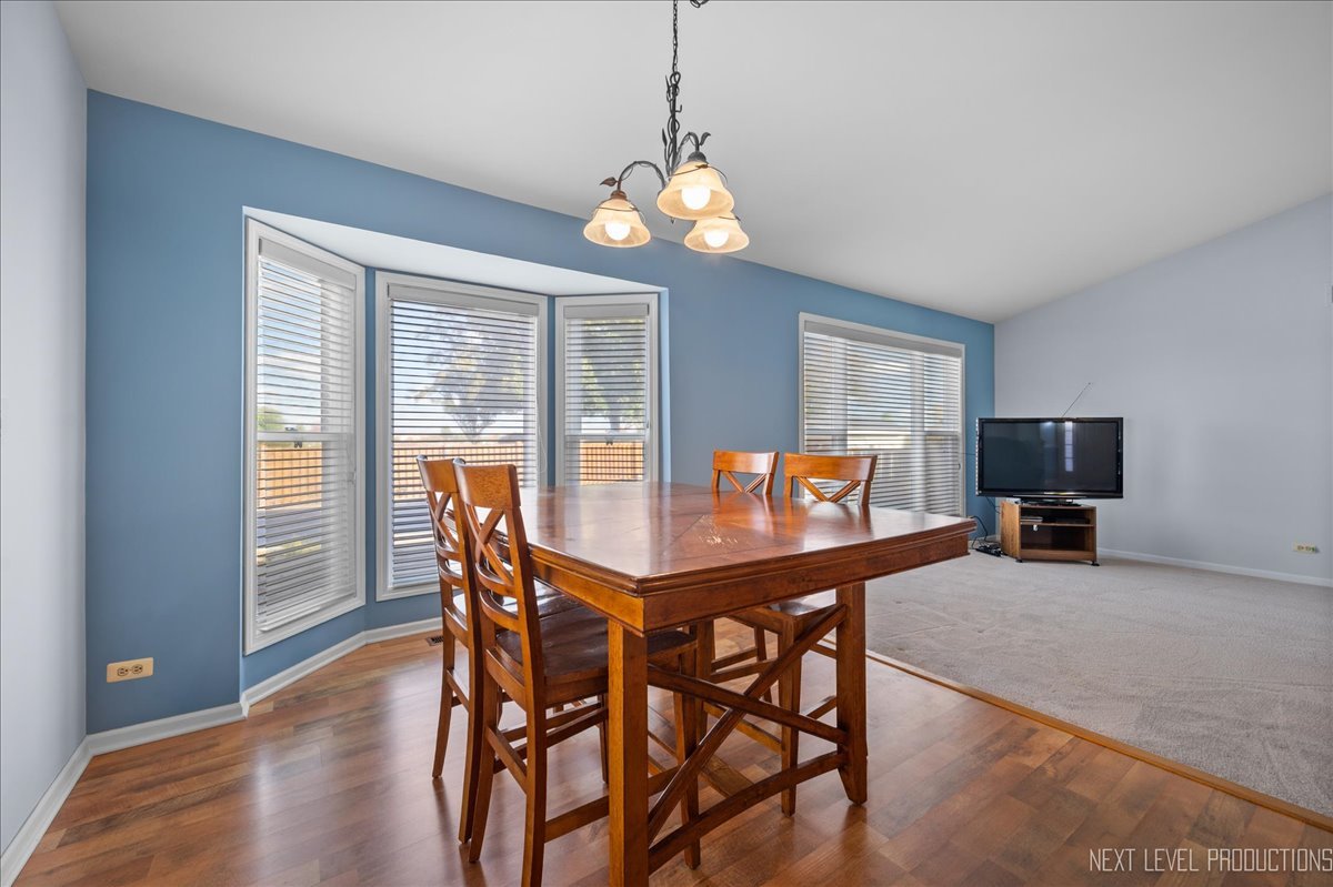616 Briarwood Lane, Oswego, IL 60543