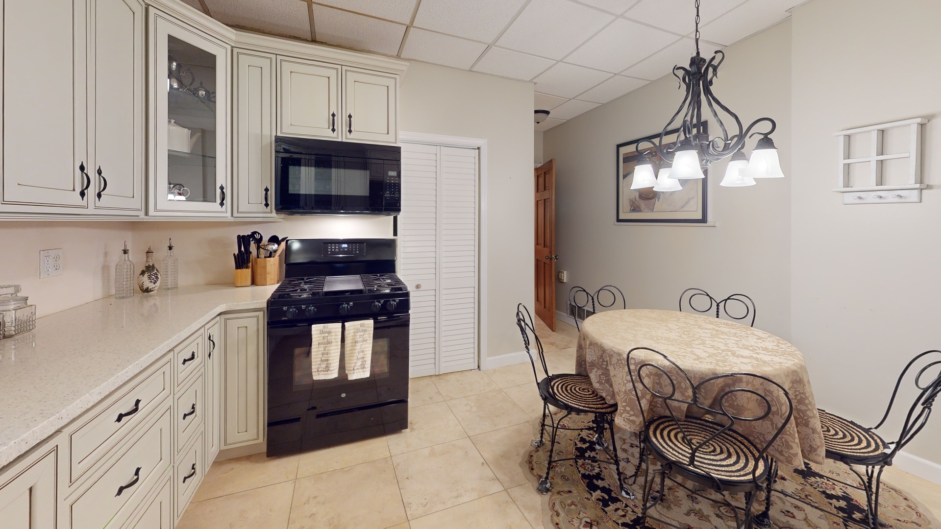 315 E Union Avenue, Wheaton, IL 60187