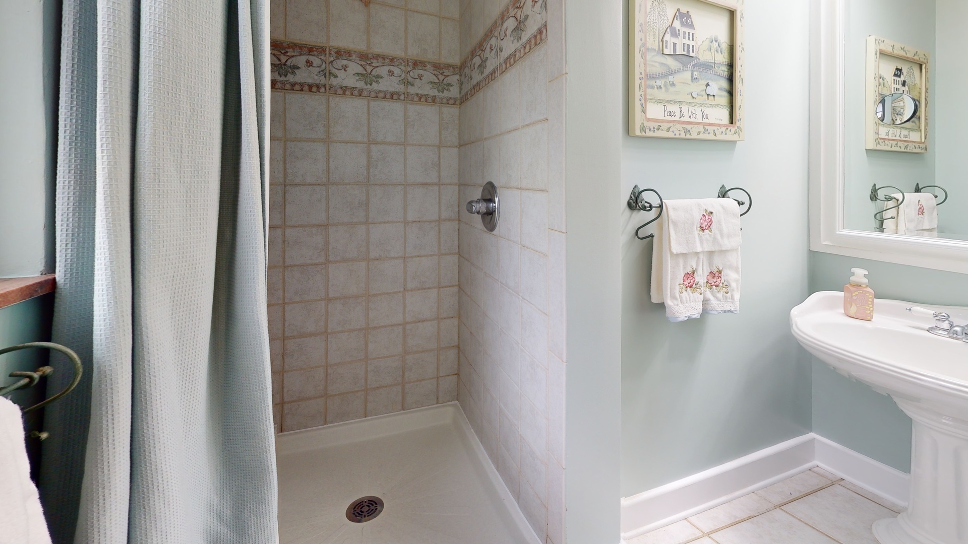 315 E Union Avenue, Wheaton, IL 60187