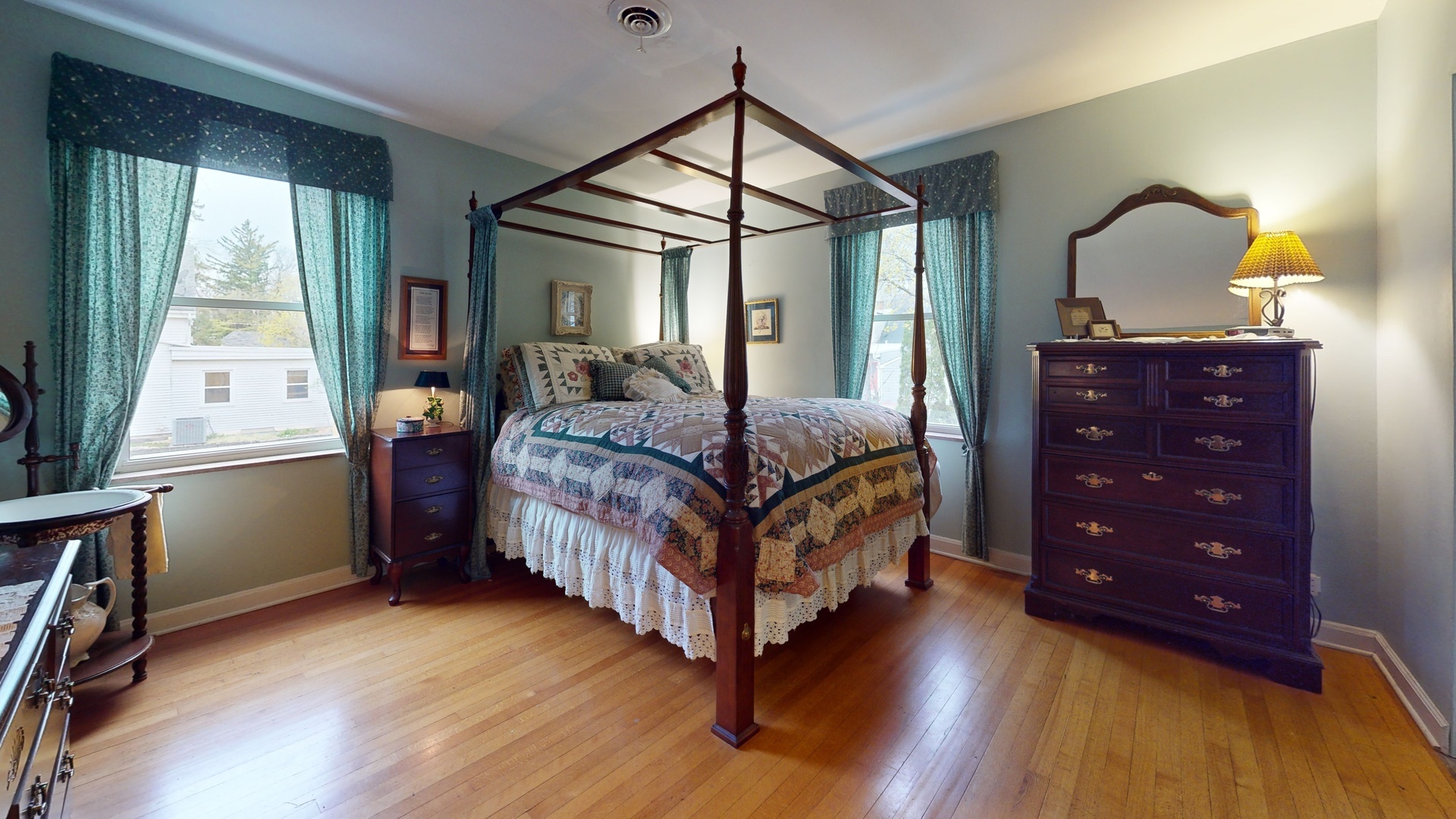 315 E Union Avenue, Wheaton, IL 60187