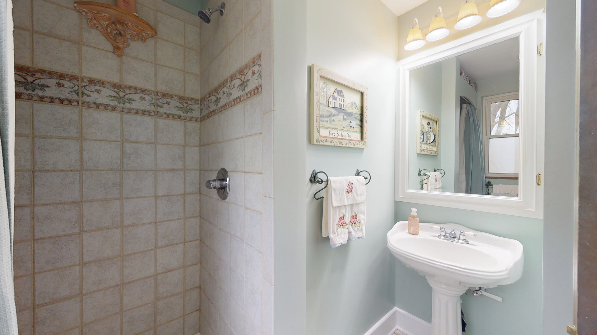 315 E Union Avenue, Wheaton, IL 60187