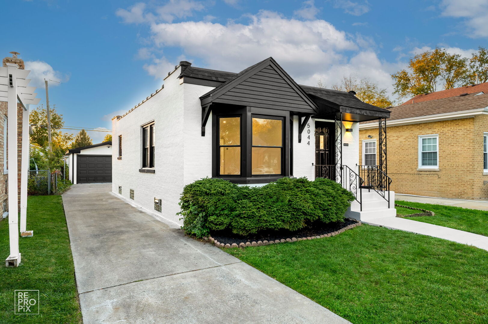 5044 N Merrimac Avenue, Chicago, IL 60630
