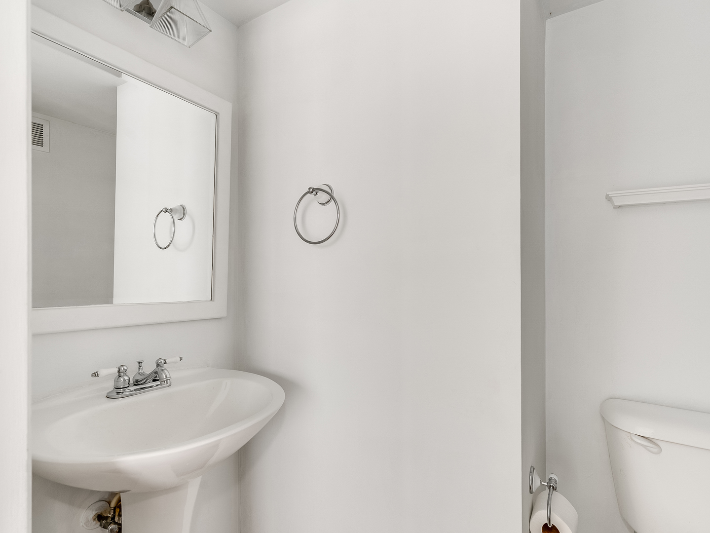 1053 SYMPHONY Drive, Aurora, IL 60504