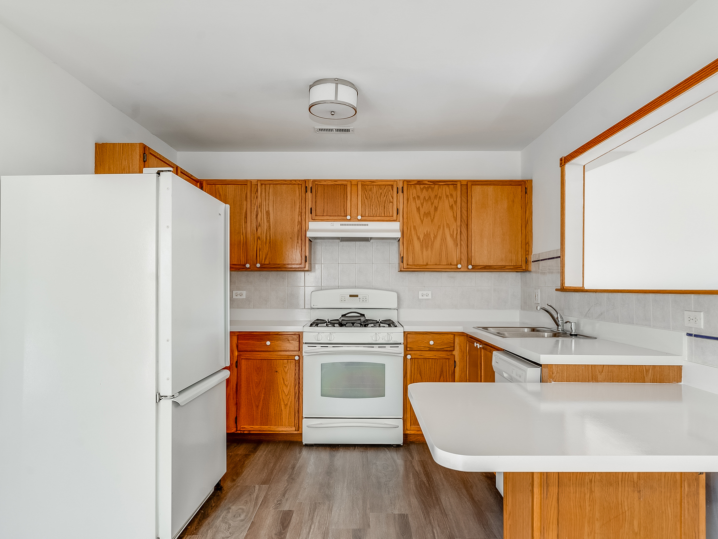 1053 SYMPHONY Drive, Aurora, IL 60504