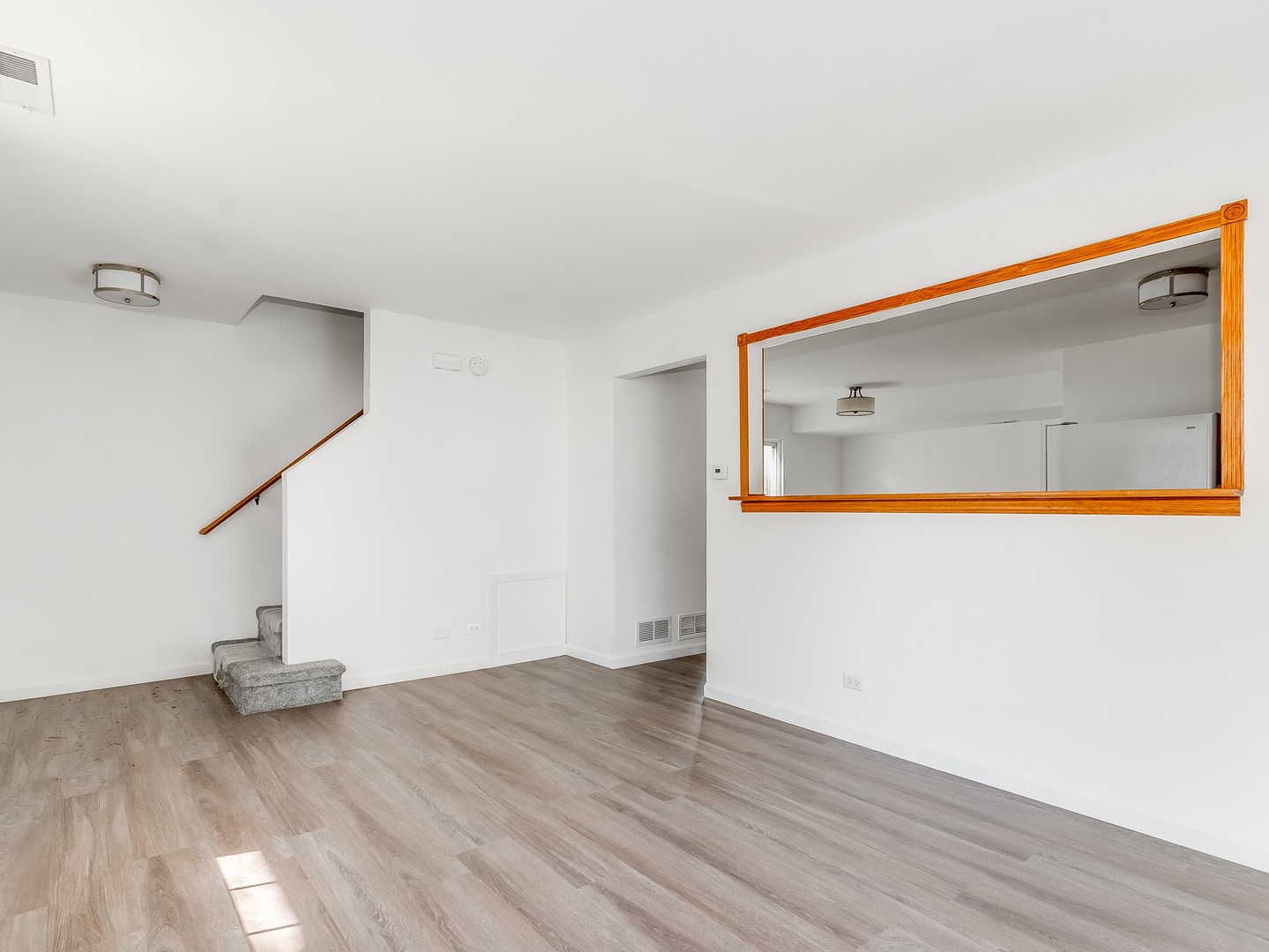 1053 SYMPHONY Drive, Aurora, IL 60504