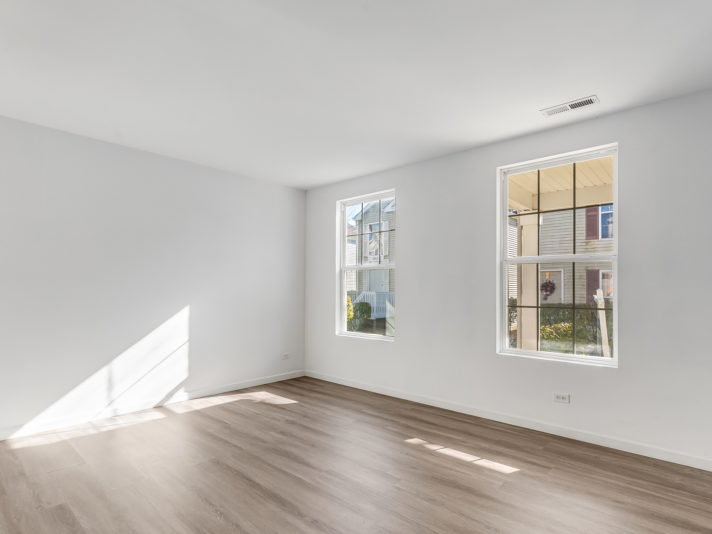 1053 SYMPHONY Drive, Aurora, IL 60504