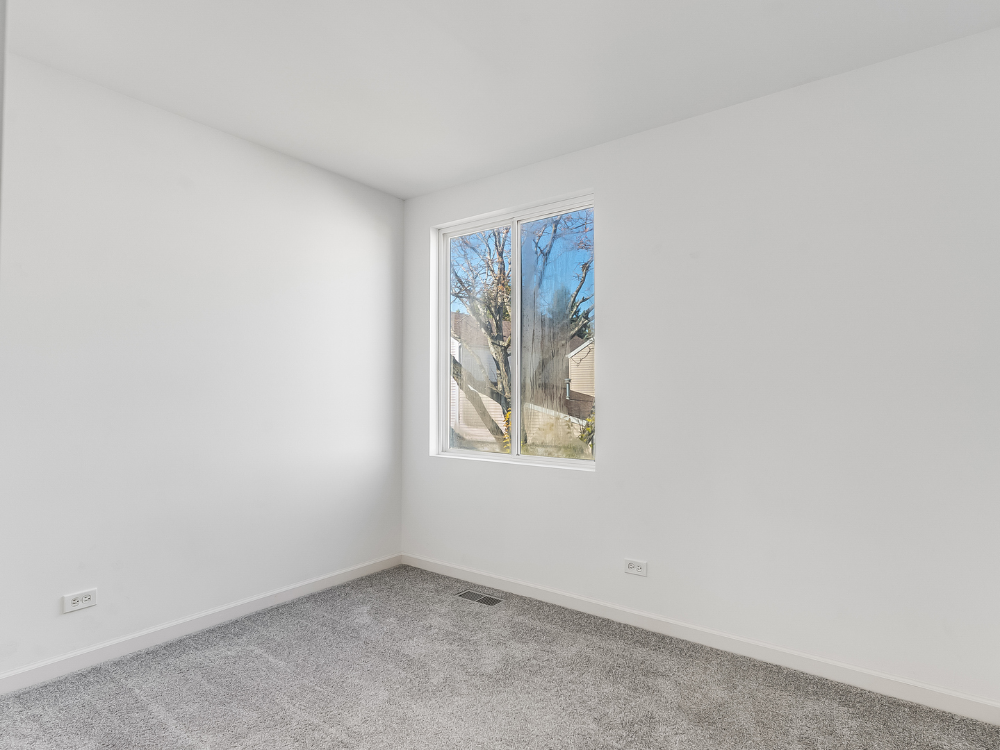 1053 SYMPHONY Drive, Aurora, IL 60504