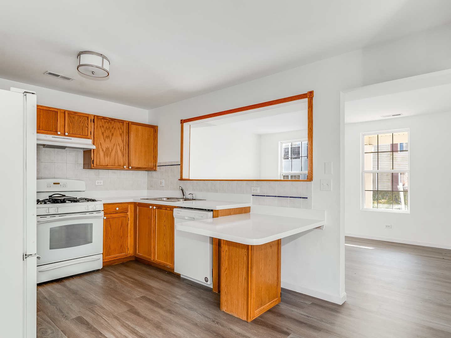 1053 SYMPHONY Drive, Aurora, IL 60504