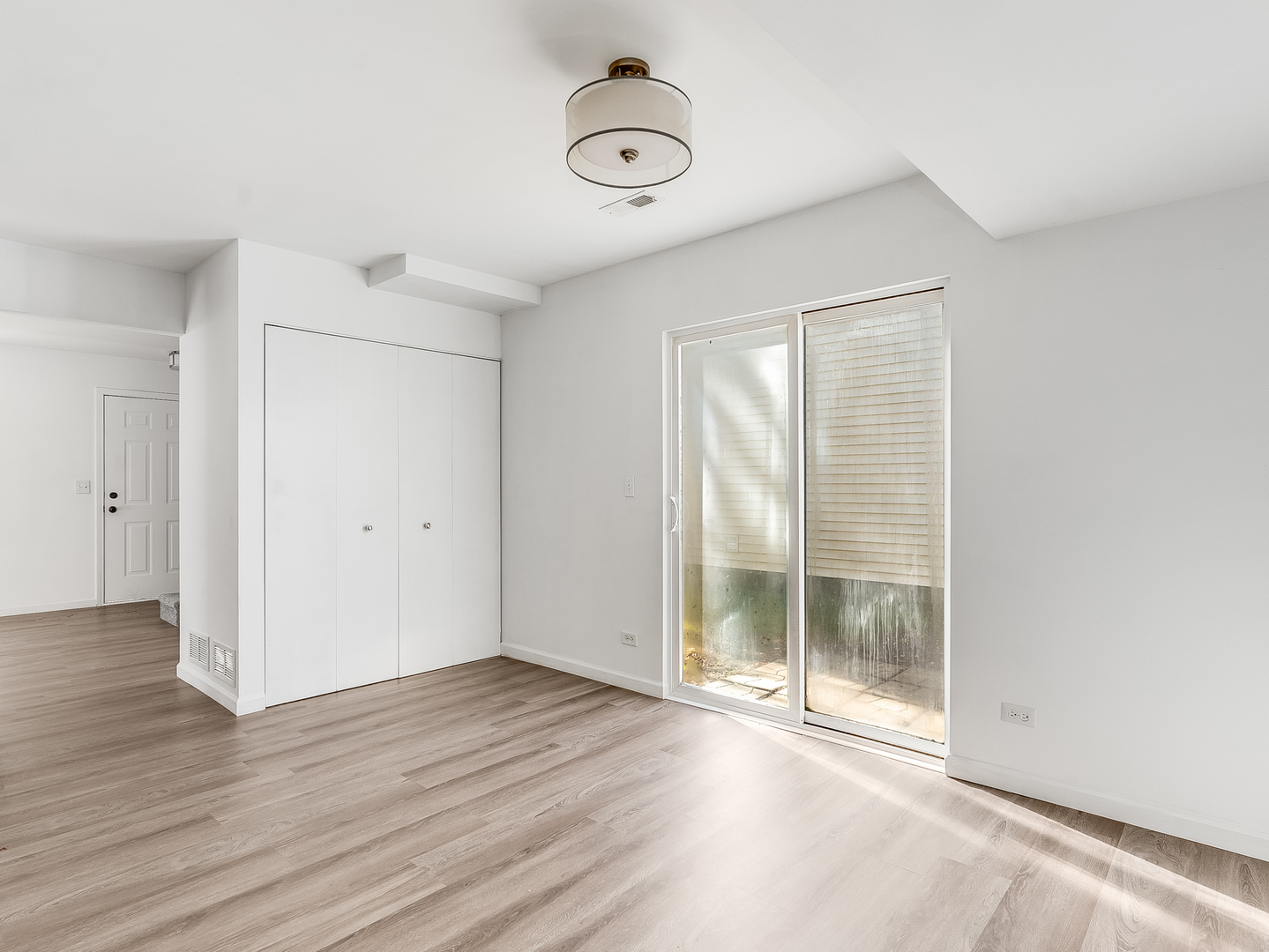 1053 SYMPHONY Drive, Aurora, IL 60504