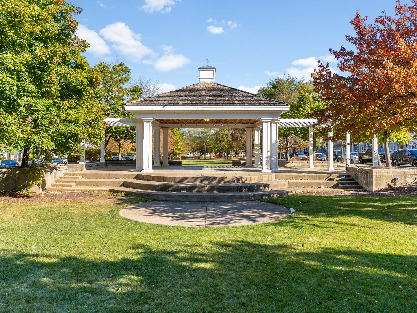 1053 SYMPHONY Drive, Aurora, IL 60504