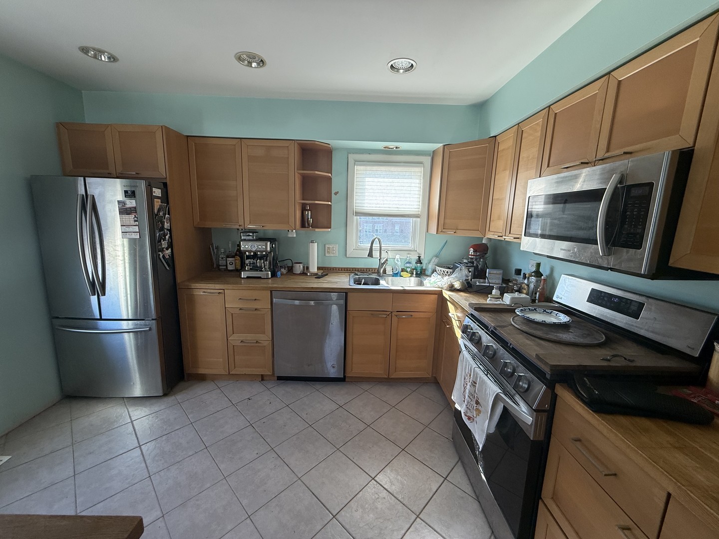 425 Beechwood Drive, Westmont, IL 60559