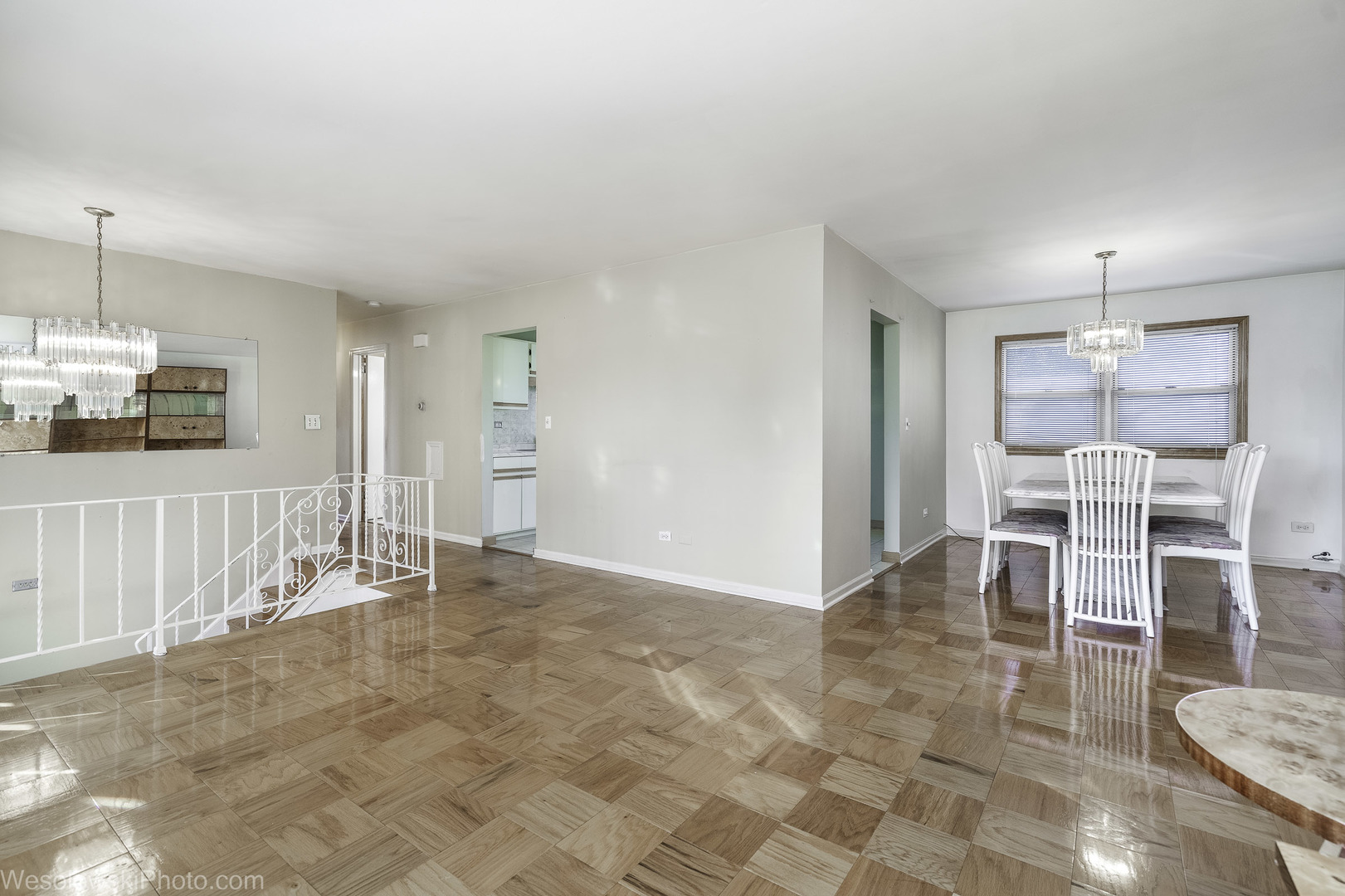 1822 W Catalpa Lane, Mount Prospect, IL 60056