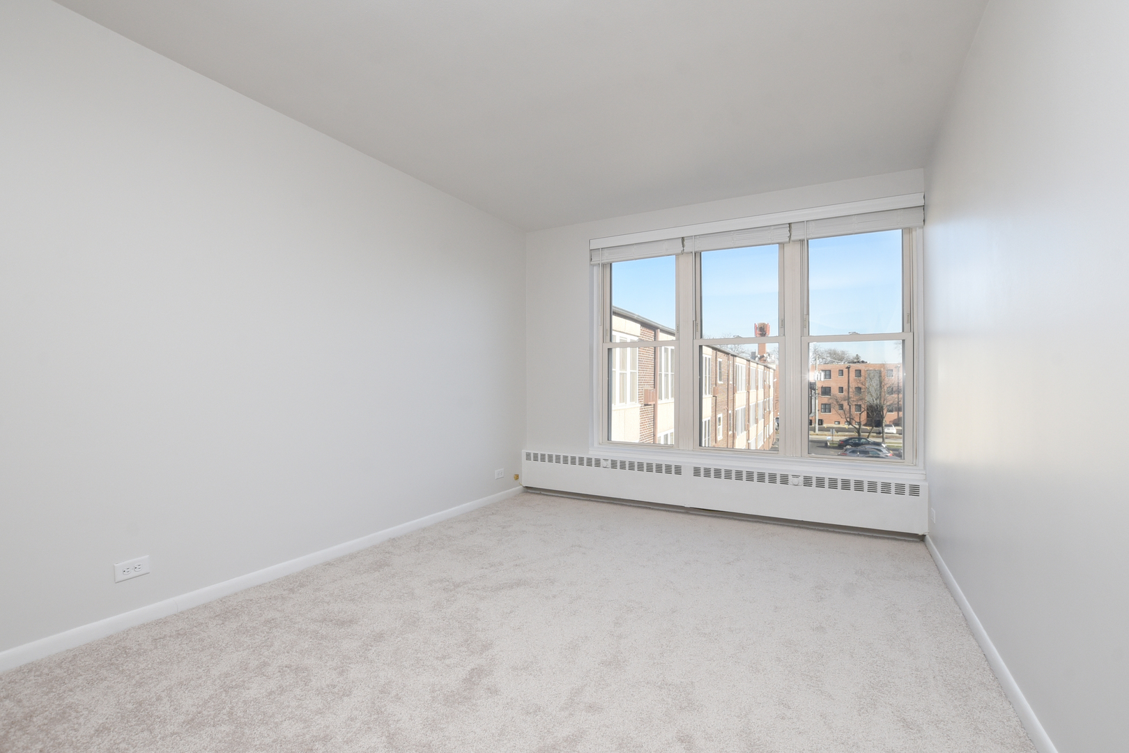 1333 W TOUHY Avenue #301, Park Ridge, IL 60068