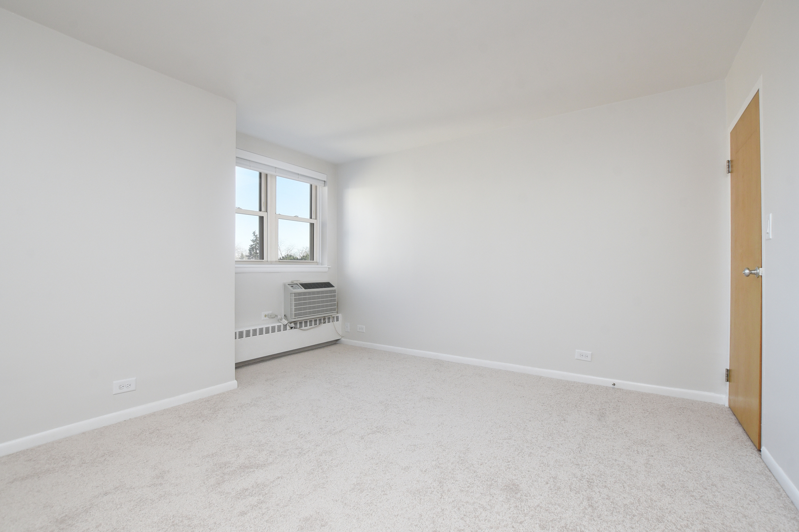 1333 W TOUHY Avenue #301, Park Ridge, IL 60068