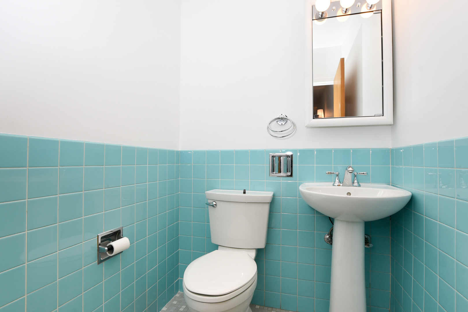 1333 W TOUHY Avenue #301, Park Ridge, IL 60068