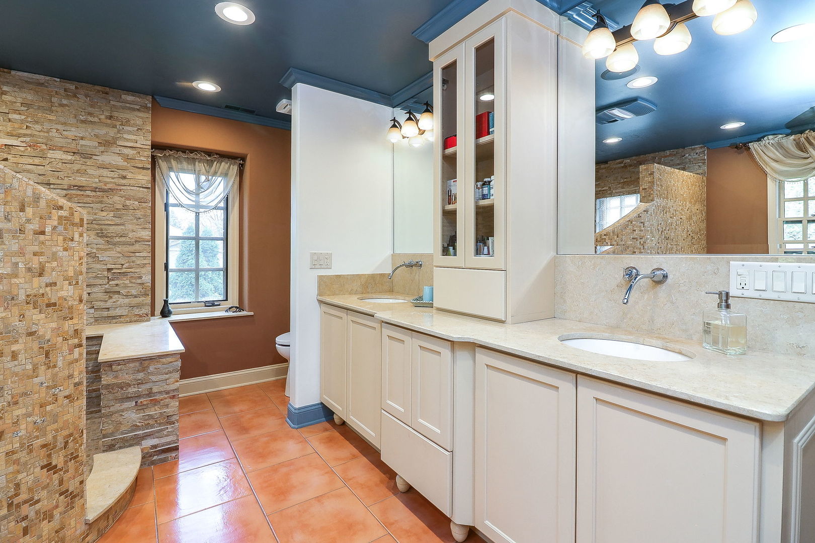 39 Mockingbird Lane, Oak Brook, IL 60523