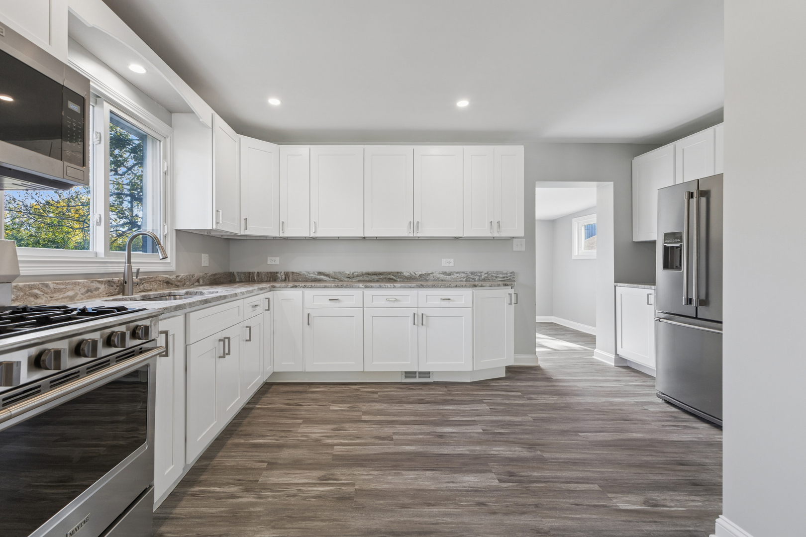 7705 Columbia Drive, Bridgeview, IL 60455