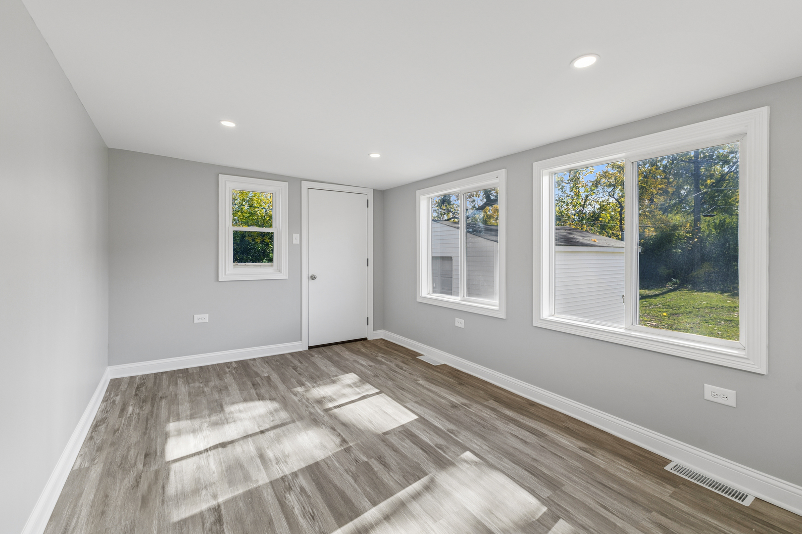 7705 Columbia Drive, Bridgeview, IL 60455