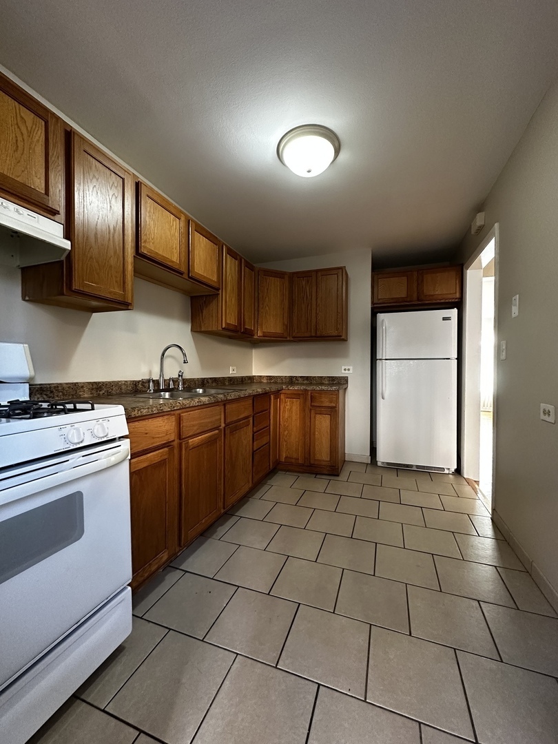 739 Walnut Street #739, Waukegan, IL 60085