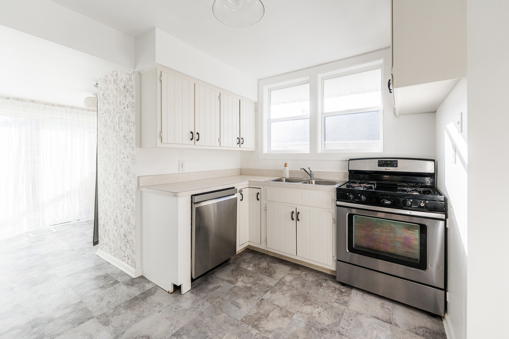 4411 Fairview Avenue, Downers Grove, IL 60515