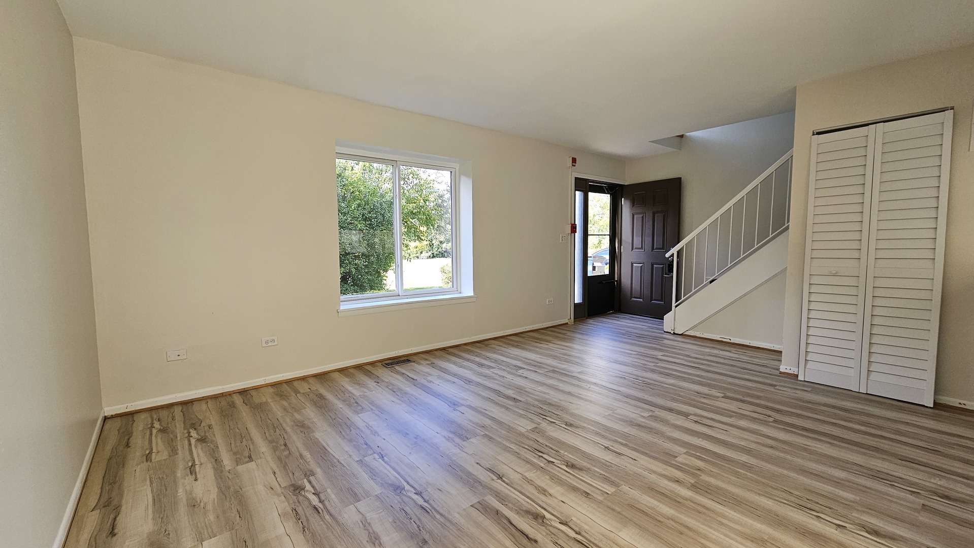 8234 PORTSMOUTH Drive #A, Darien, IL 60561