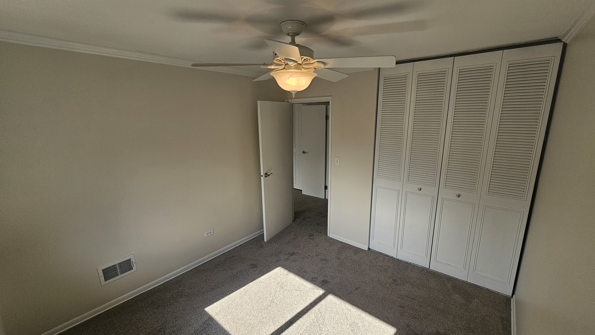 8234 PORTSMOUTH Drive #A, Darien, IL 60561