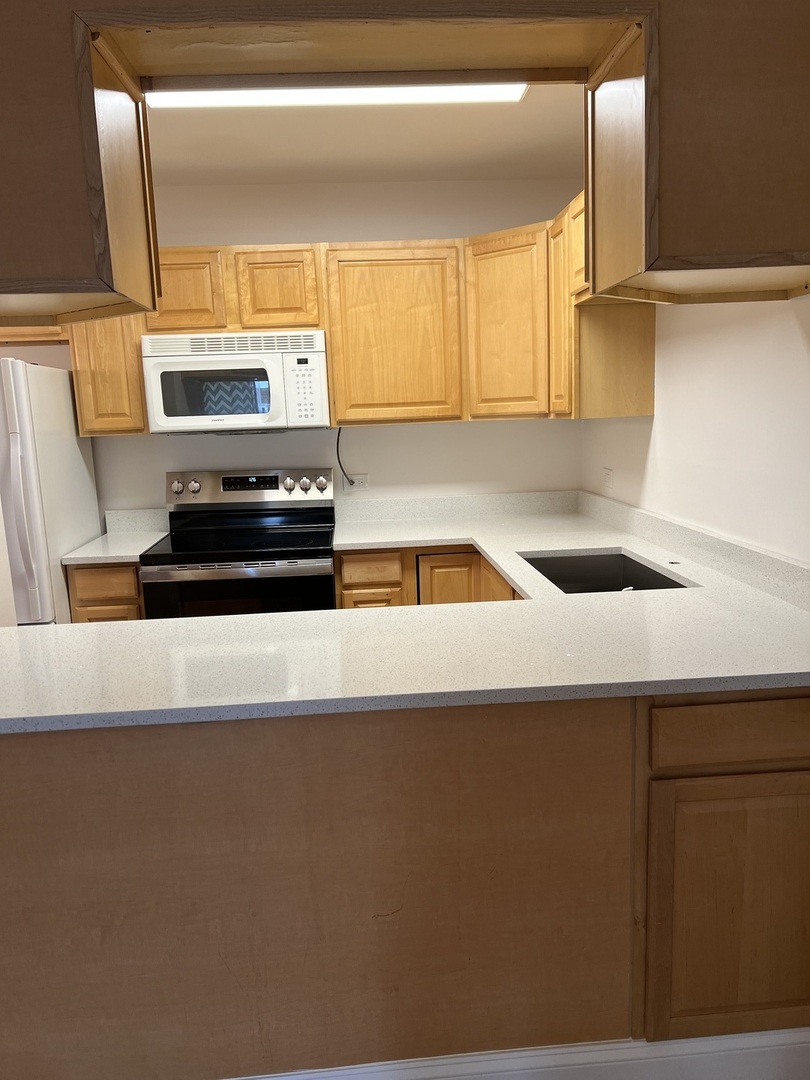 543 Burlington Avenue #112E, Downers Grove, IL 60515