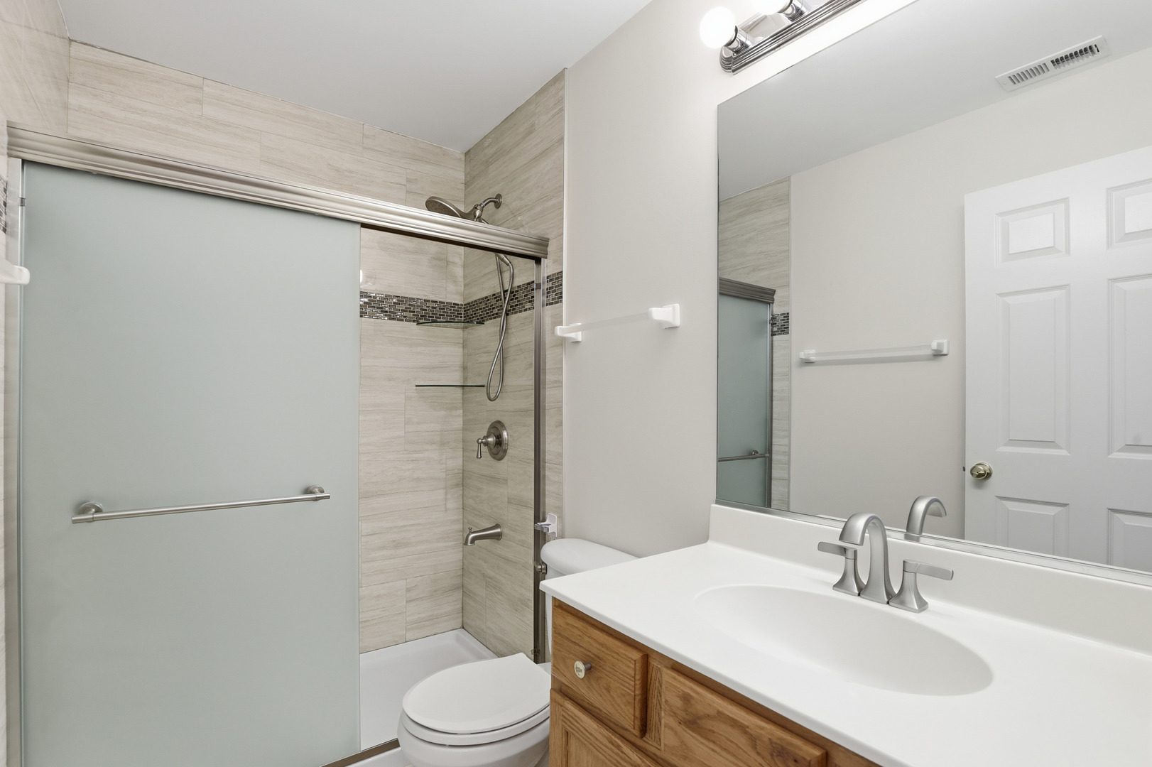 201 N Louis Street #E, Mount Prospect, IL 60056