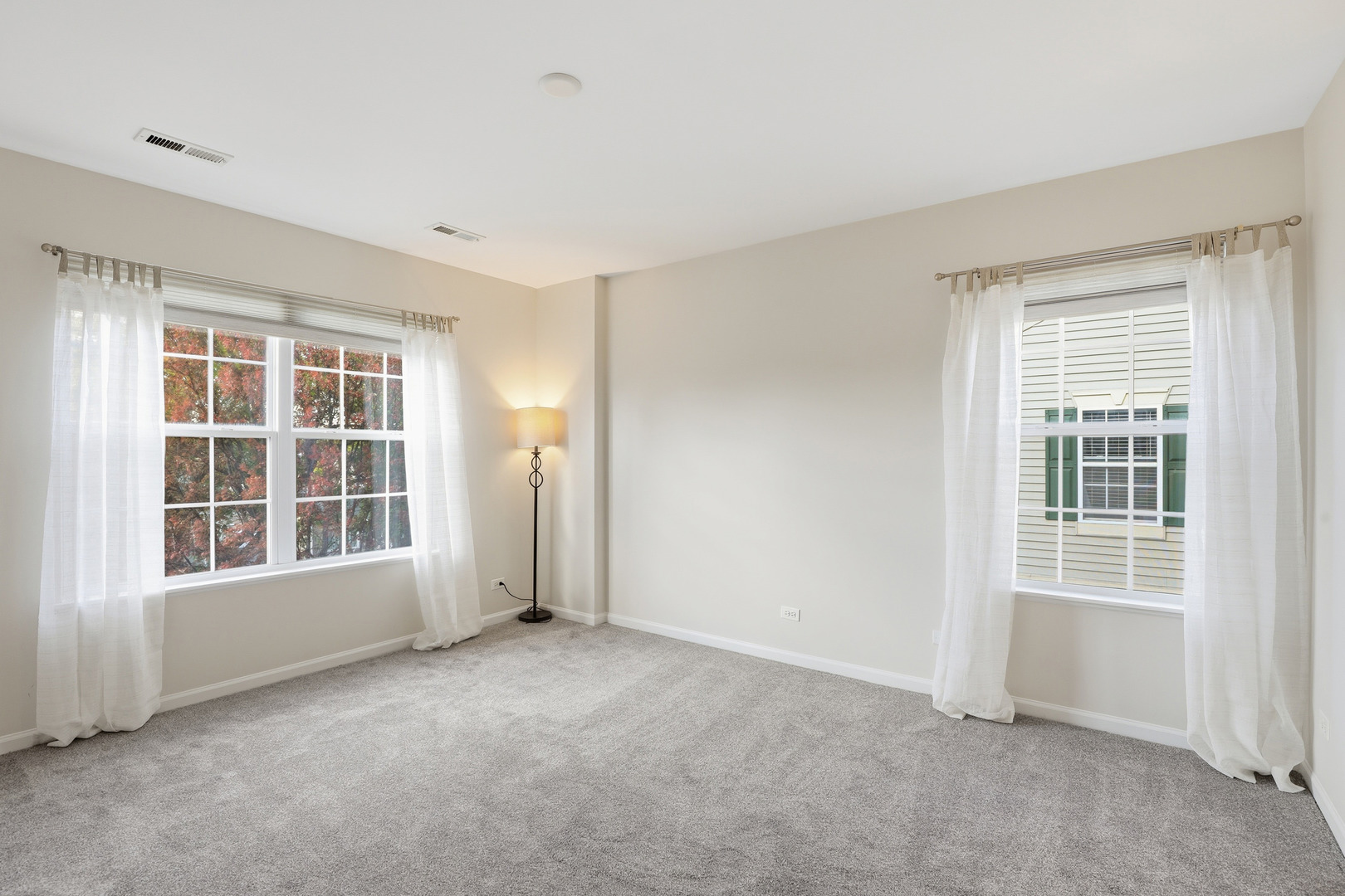 201 N Louis Street #E, Mount Prospect, IL 60056