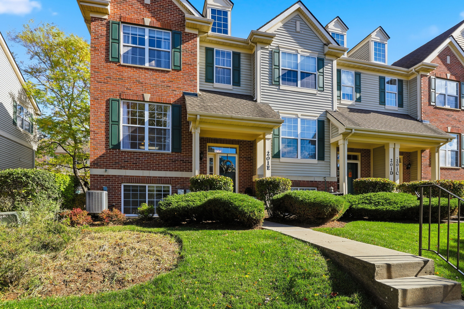 201 N Louis Street #E, Mount Prospect, IL 60056