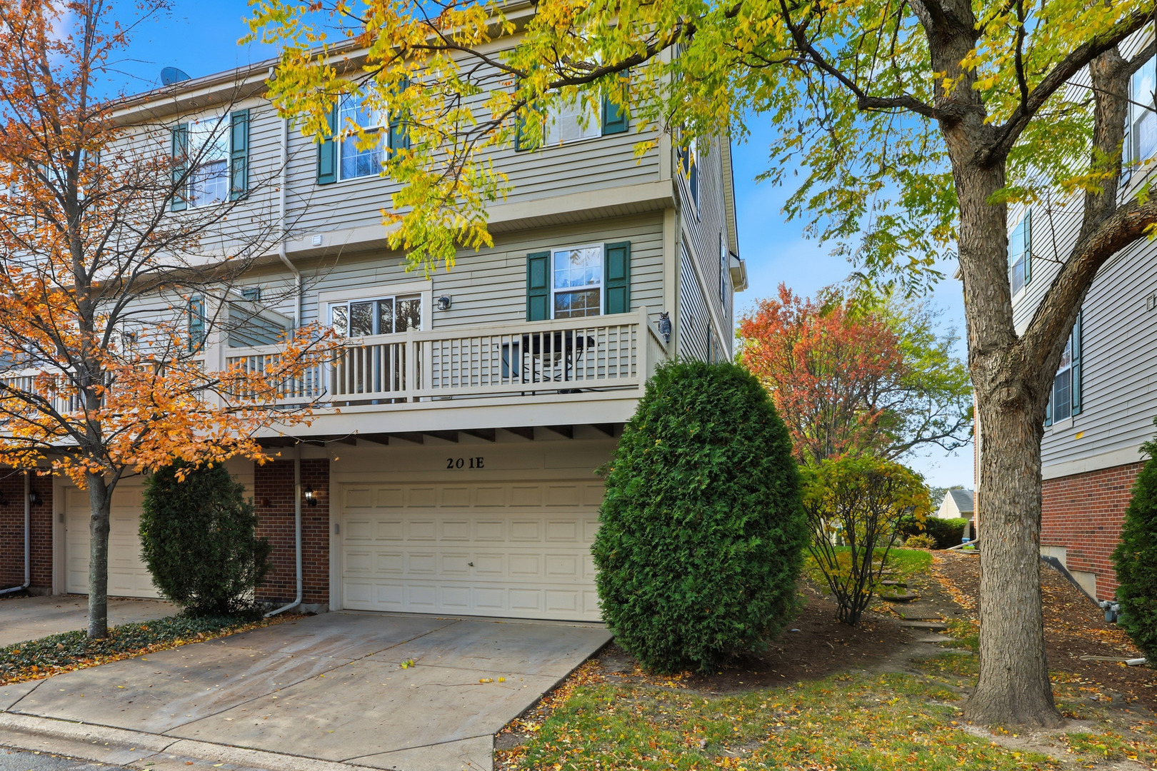 201 N Louis Street #E, Mount Prospect, IL 60056