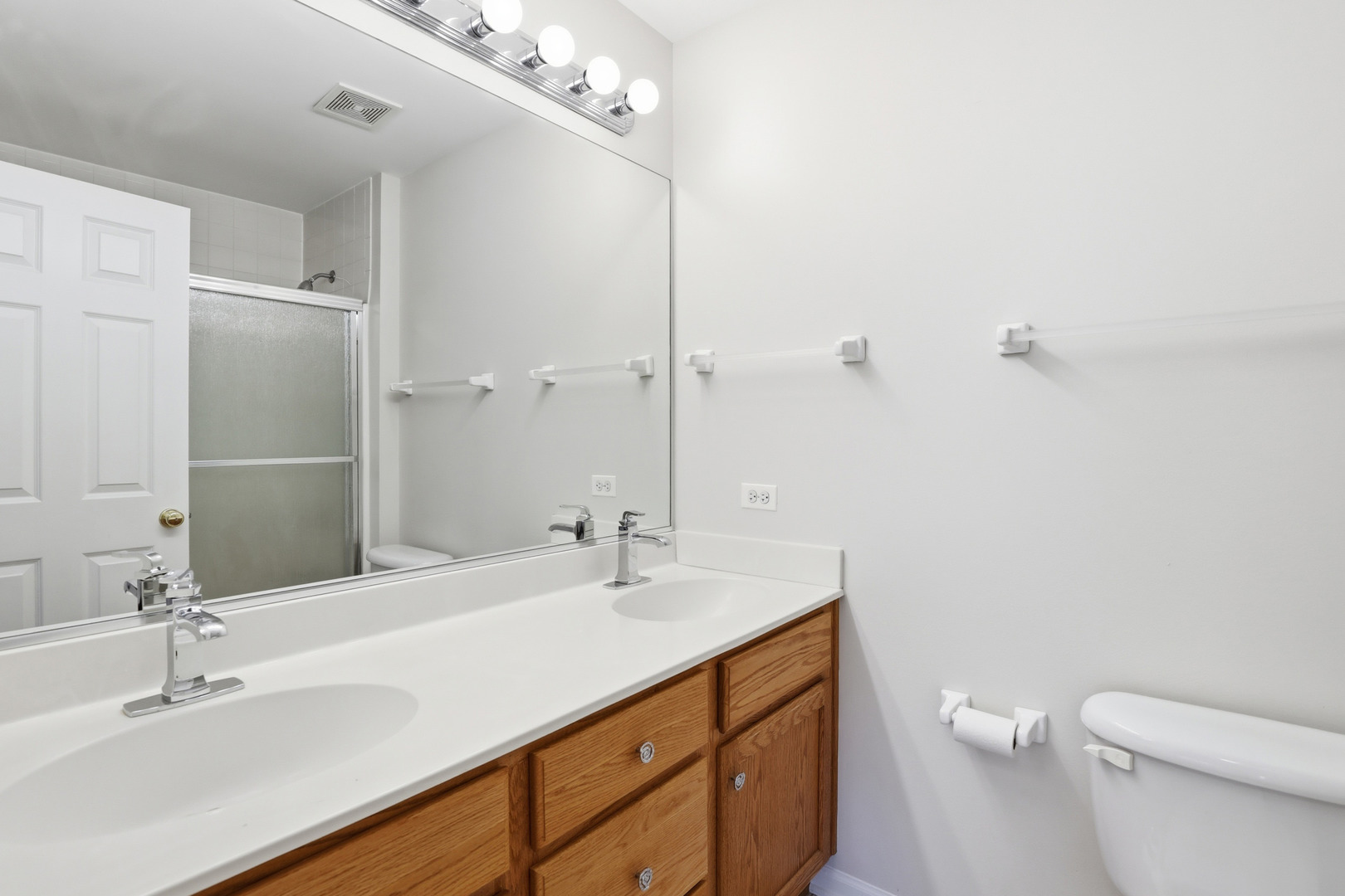 201 N Louis Street #E, Mount Prospect, IL 60056