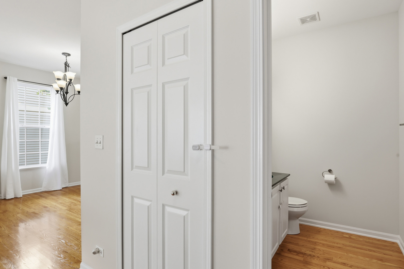 201 N Louis Street #E, Mount Prospect, IL 60056