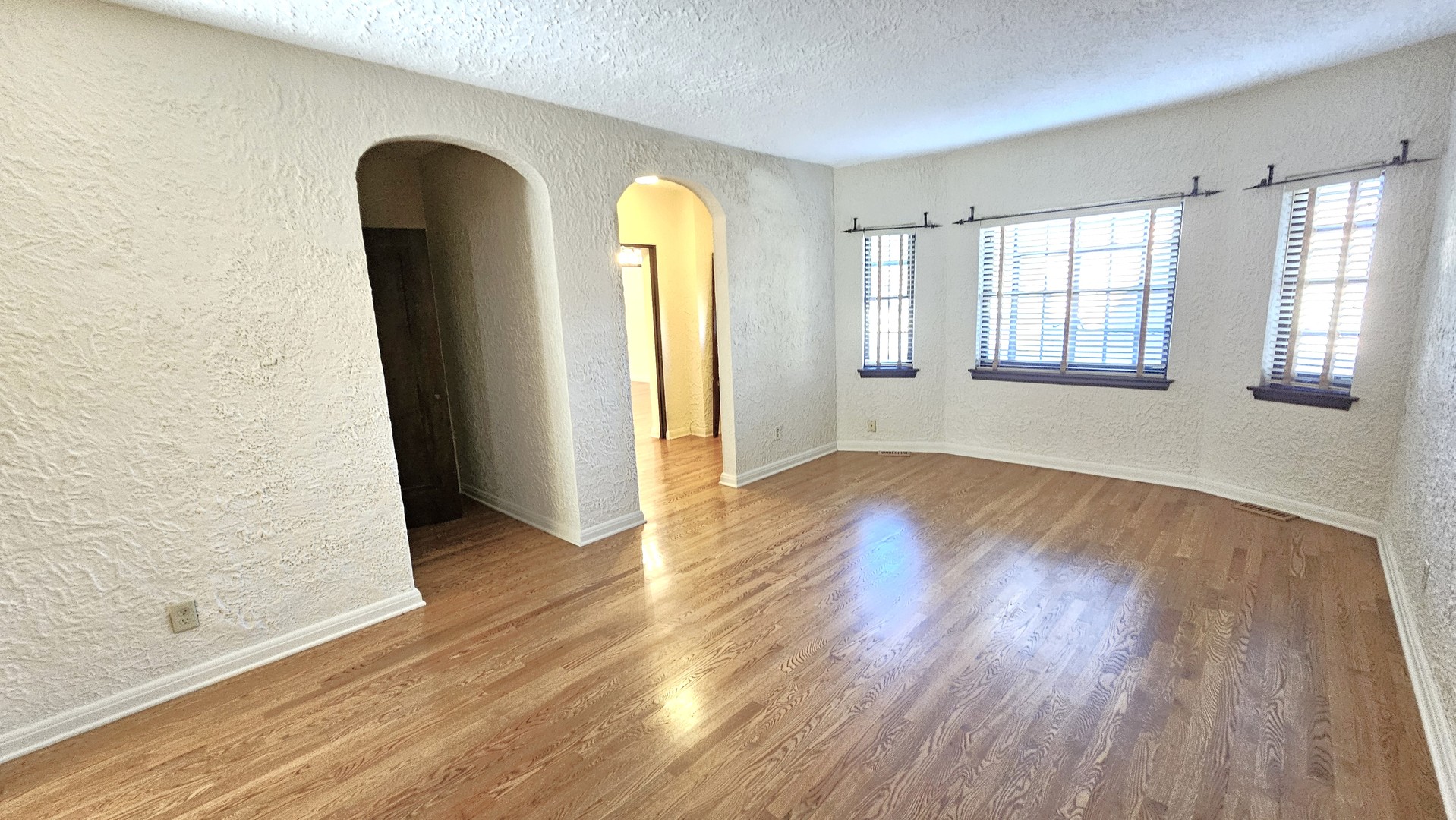 410 N Raynor Avenue #1W, Joliet, IL 60435